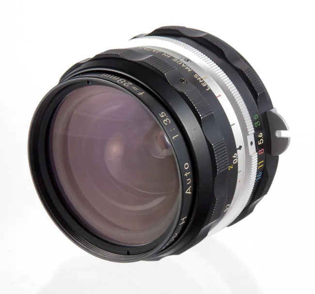 Nikon Nikkor-H 28mm F/3.5 non-Ai