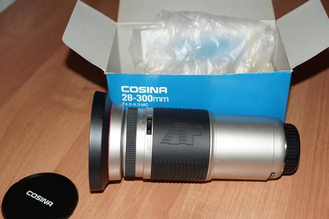 Cosina AF 28-300mm F/4-6.3 MC