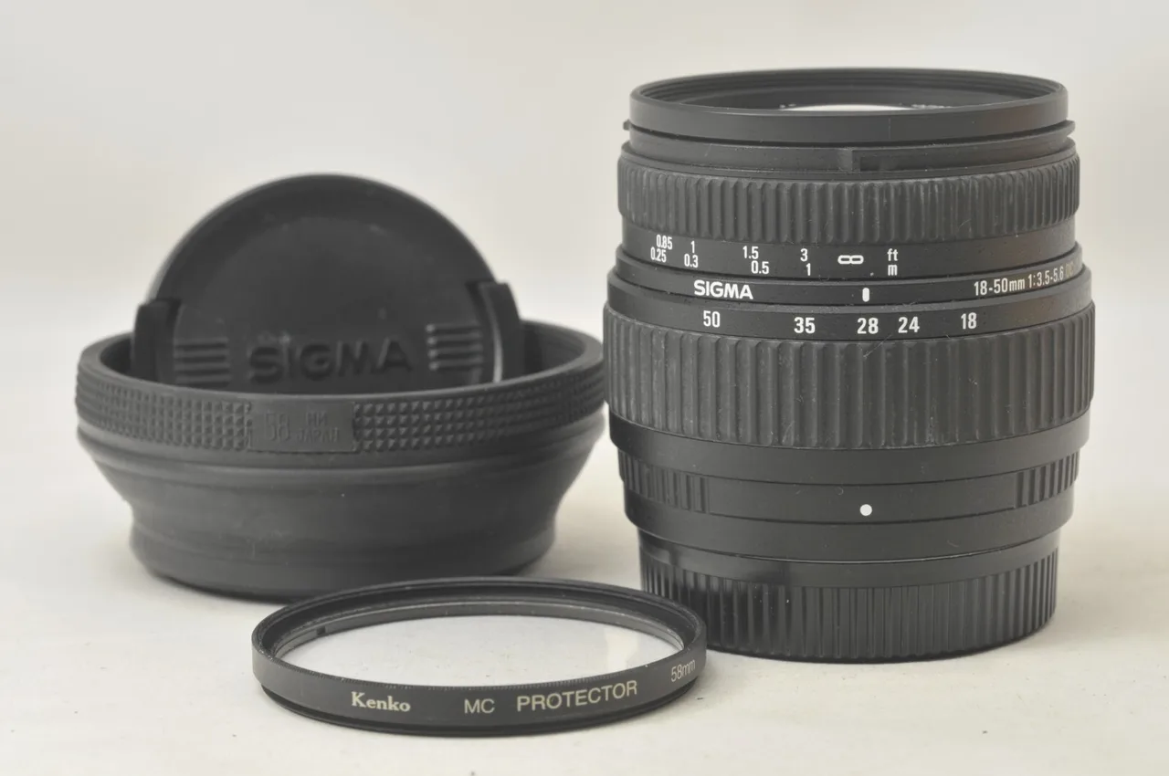 Sigma 18-50mm F/3.5-5.6 DC