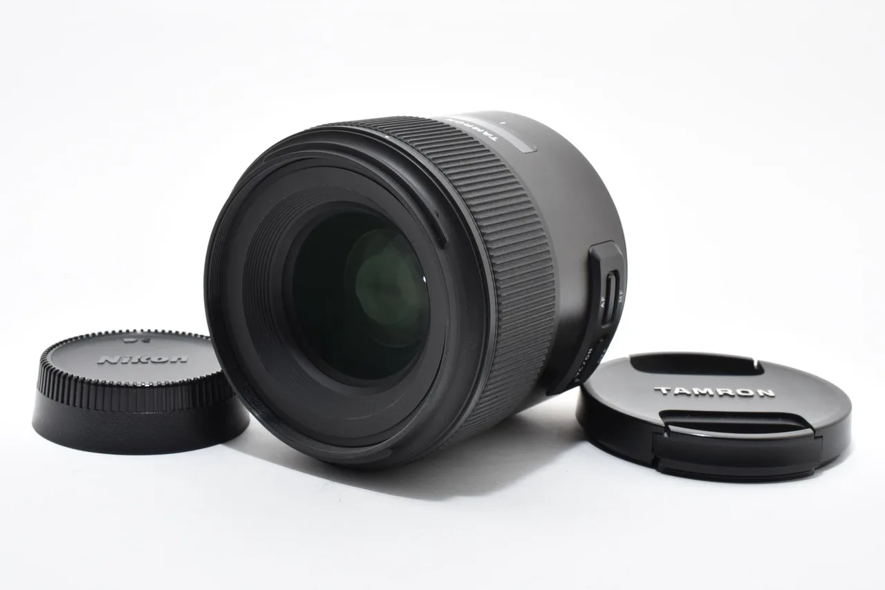 Tamron SP 45mm F/1.8 Di USD F/013