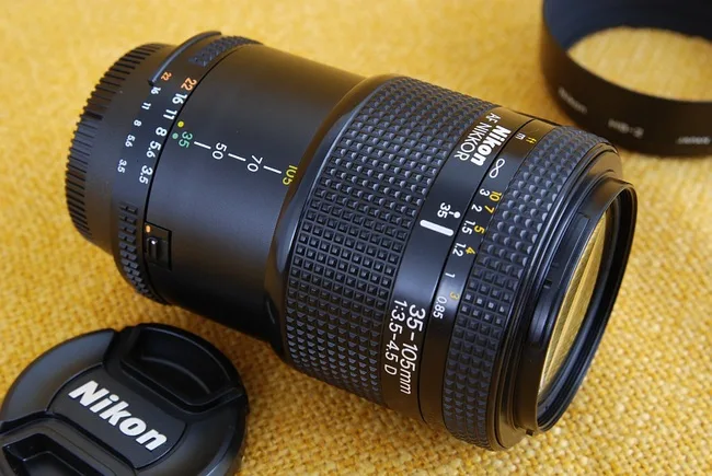 Nikon AF Nikkor 35-105mm F/3.5-4.5 D