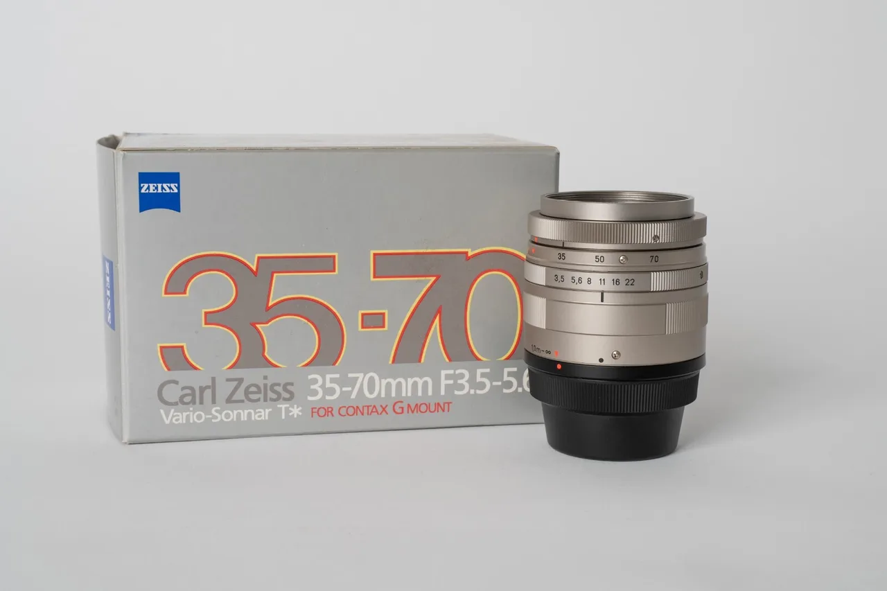 Carl Zeiss Vario-Sonnar T* 35-70mm F/3.5-5.6